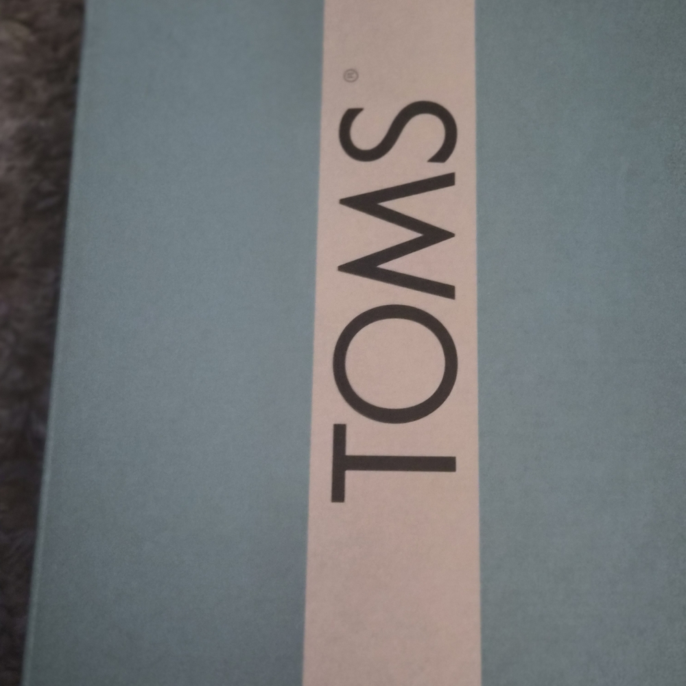 TOMS Blue Box